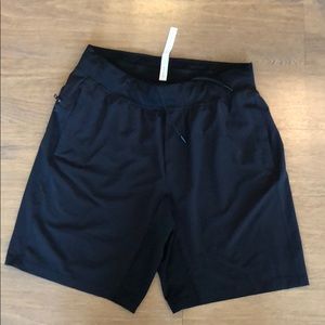 Lululemon men’s black shorts large